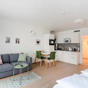 Quiet And Cozy Next To Mariahilfer Strasse And Naschmarkt With Ac, Minimum 30 Nights Wien